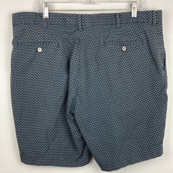 Polo Golf Shorts - Picture 2 of 4